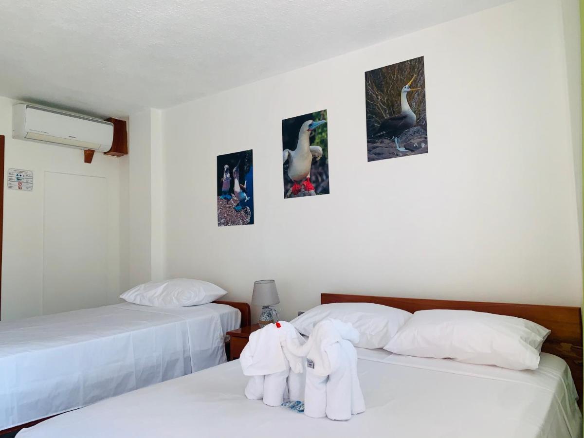 Hostal White House Galapagos ปูแอร์โตอาโยรา ภายนอก รูปภาพ