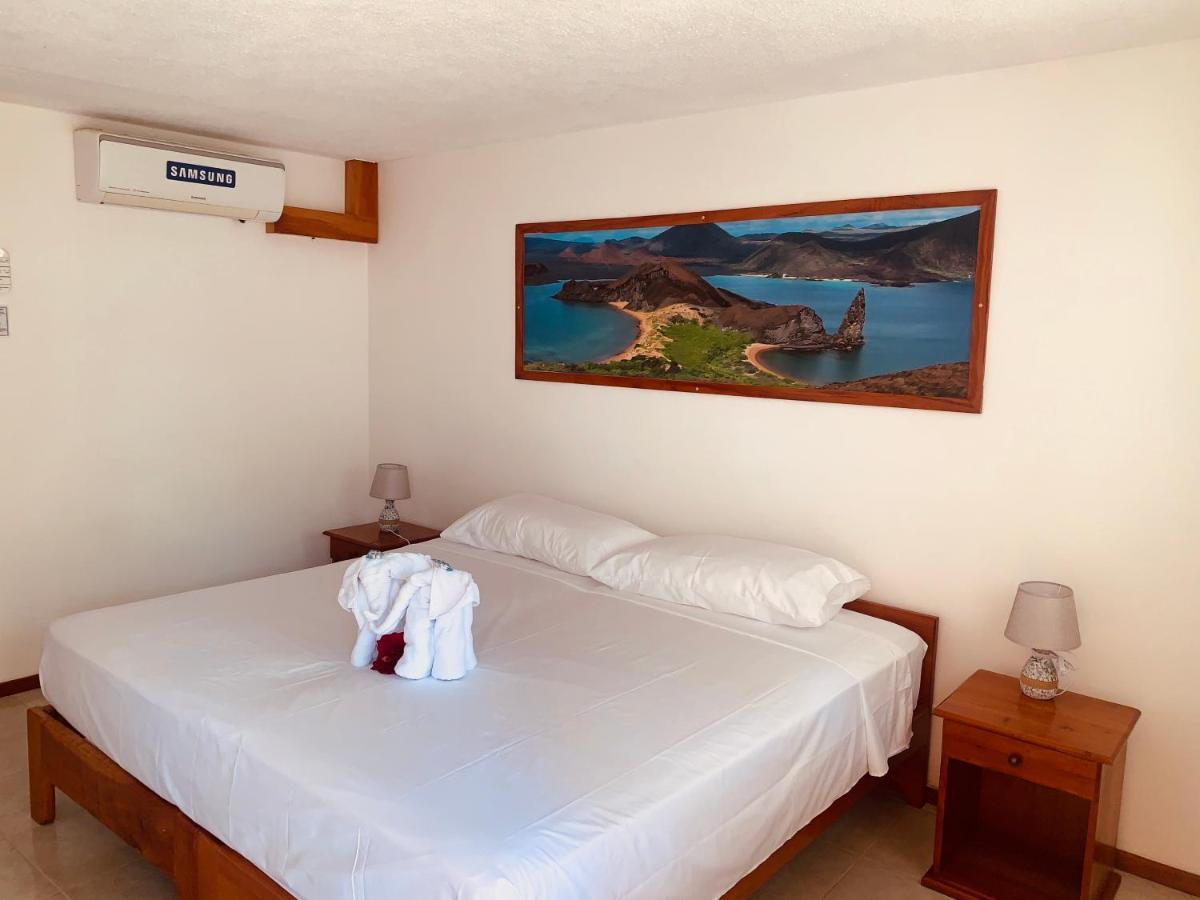 Hostal White House Galapagos ปูแอร์โตอาโยรา ภายนอก รูปภาพ