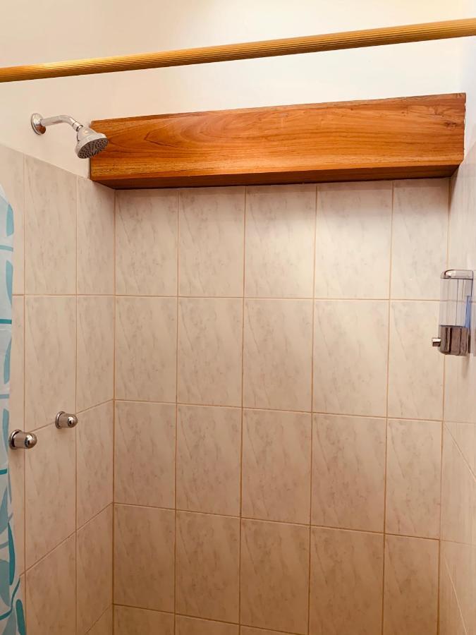 Hostal White House Galapagos ปูแอร์โตอาโยรา ภายนอก รูปภาพ