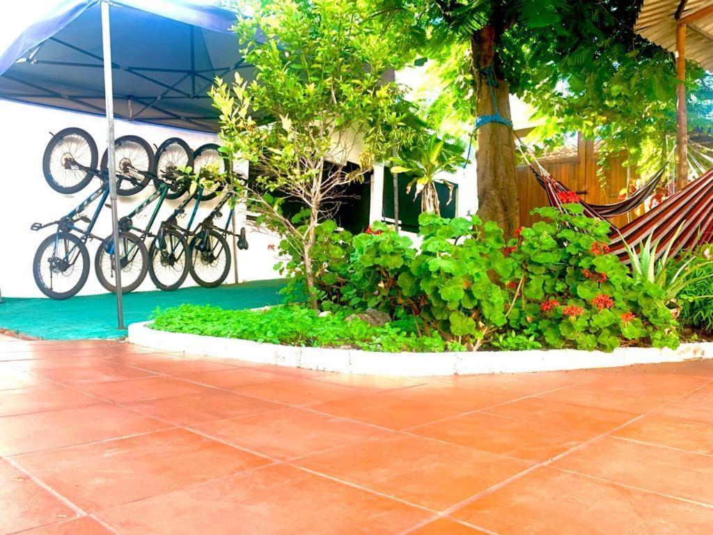 Hostal White House Galapagos ปูแอร์โตอาโยรา ภายนอก รูปภาพ