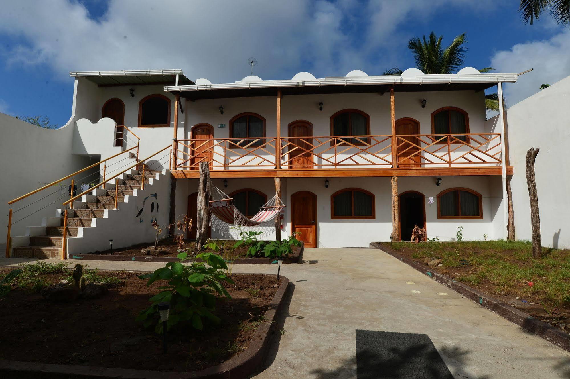 Hostal White House Galapagos ปูแอร์โตอาโยรา ภายนอก รูปภาพ