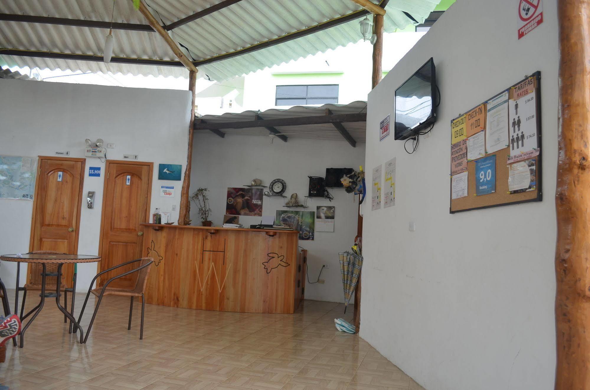 Hostal White House Galapagos ปูแอร์โตอาโยรา ภายนอก รูปภาพ
